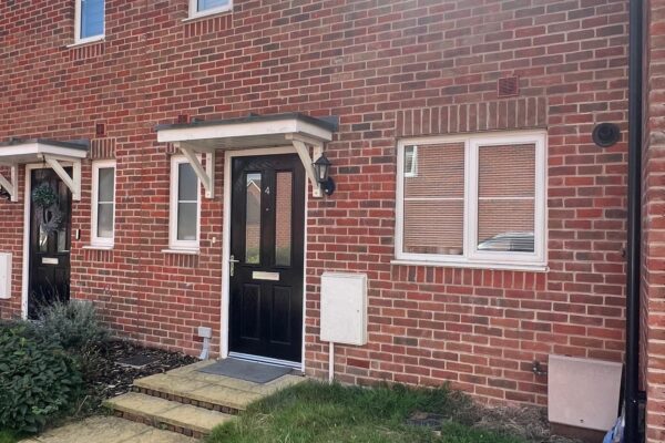 4 Orchard Crescent, Faygate